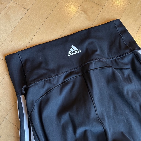 Adidas Classic 3 stripe leggings, Med - Picture 3 of 4